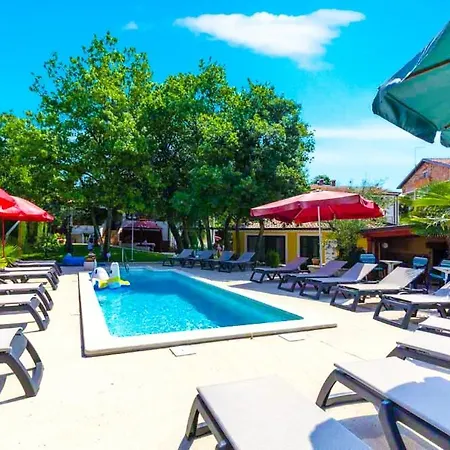 Apartamento In With Balcony, Air Conditioning, Wifi, Washing Machine Poreč