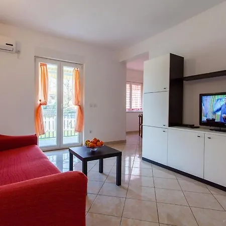 Apartment In With Balcony, Air Conditioning, Wifi, Washing Machine *