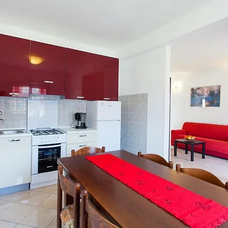 Apartment In With Balcony, Air Conditioning, Wifi, Washing Machine *