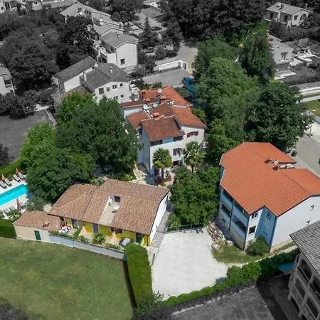 In With Balcony, Air Conditioning, Wifi, Washing Machine Apartment