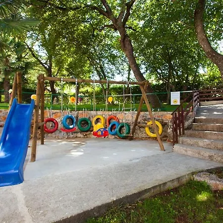 In With Balcony, Air Conditioning, Wifi, Washing Machine Apartment