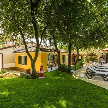 Apartment In With Balcony, Air Conditioning, Wifi, Washing Machine *