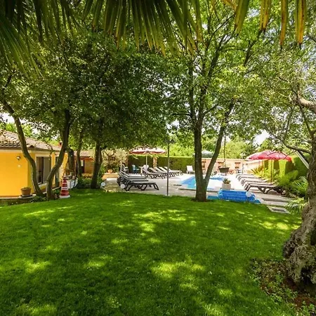 Apartment In With Balcony, Air Conditioning, Wifi, Washing Machine Porec