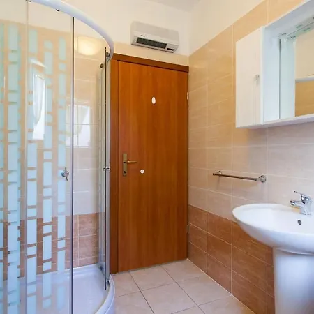 Apartment In With Balcony, Air Conditioning, Wifi, Washing Machine