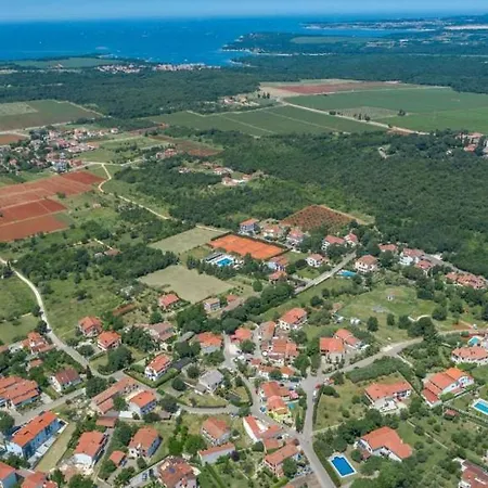 In With Balcony, Air Conditioning, Wifi, Washing Machine * Porec